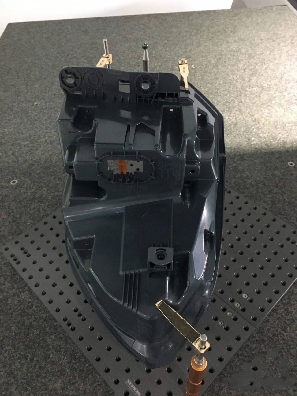 快三导师带计划赚钱三坐标柔性夹具及其应用(图3)