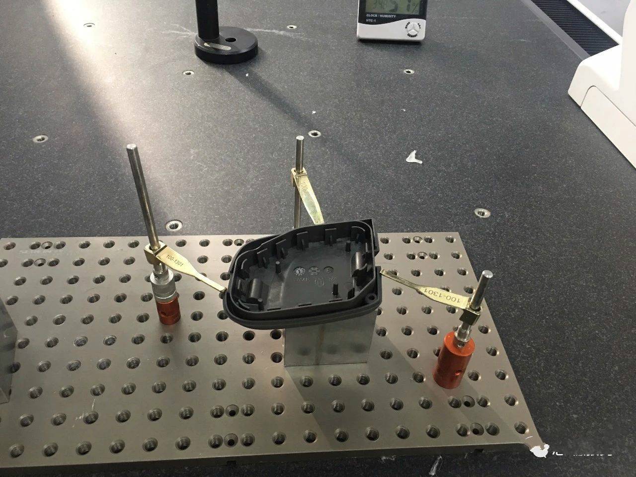 快三导师带计划赚钱三坐标柔性夹具及其应用(图4)