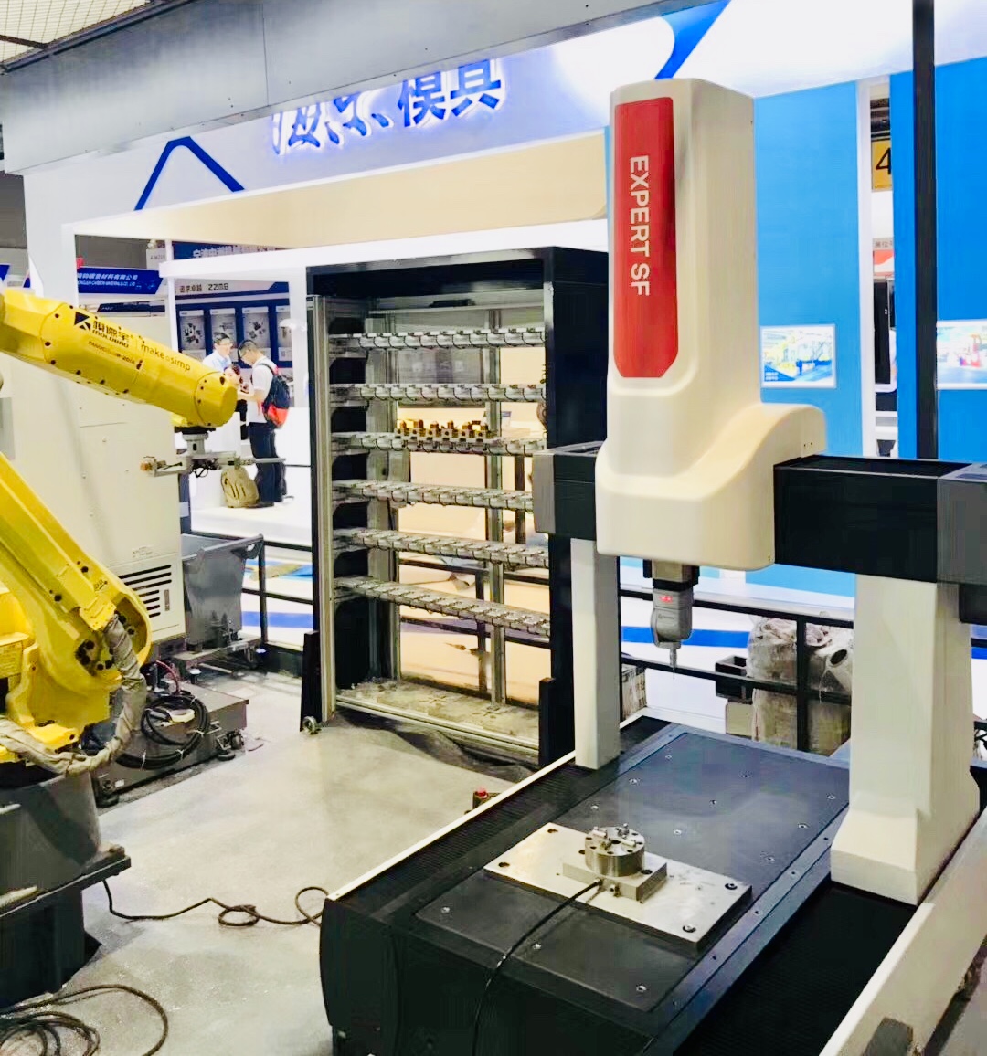 大放异彩 | 快三导师带计划赚钱三坐标多样亮相DMC 2019模具展(图1)