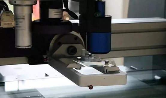 面对3D曲面玻璃,如何才能做到精准测量?(图2) 面对3D曲面玻璃,如何才能做到精准测量?(图2)